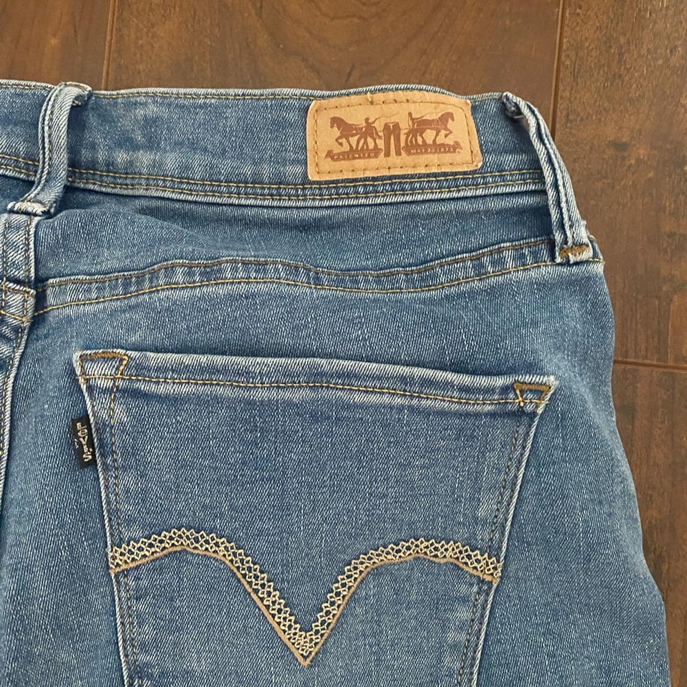 Levi Jeans - Picture 7 of 8